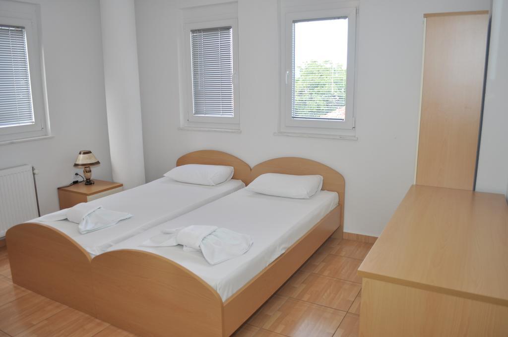 Guest House Miranda オフリド エクステリア 写真
